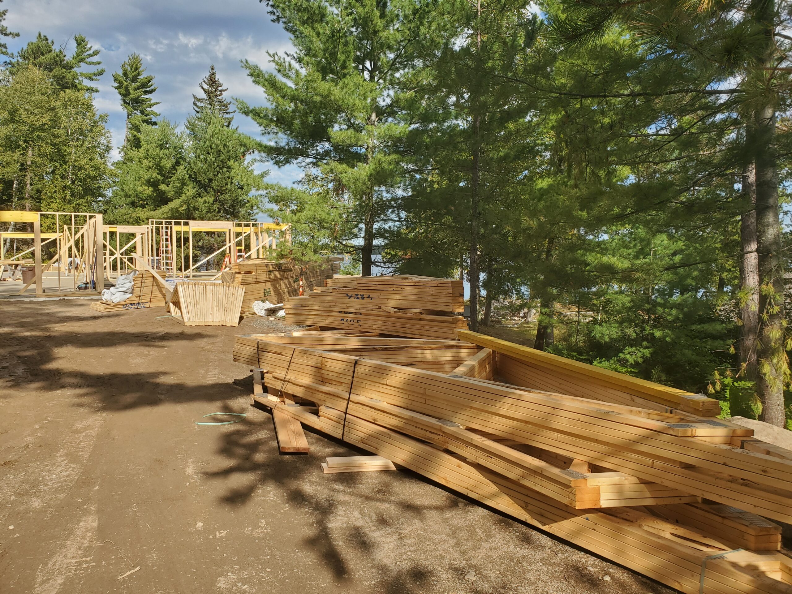 Trusses dropped Trusses delivered, framing started, Huisman Concepts